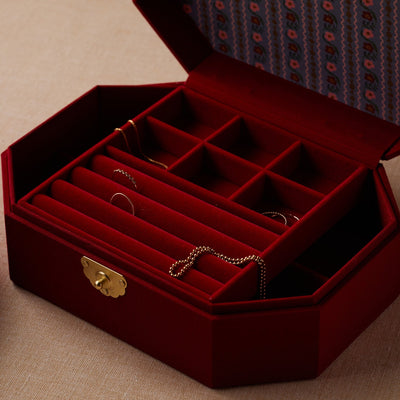 קופסת תכשיטים: Gemma