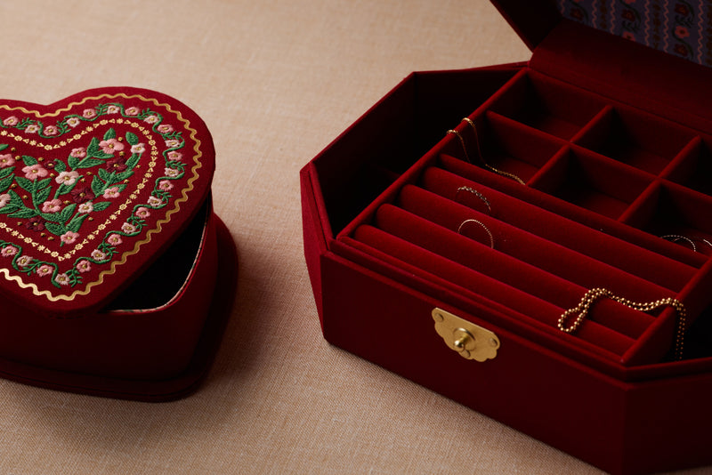 קופסת תכשיטים: Gemma