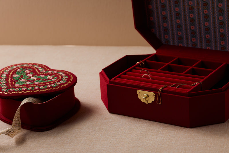 קופסת תכשיטים: Gemma