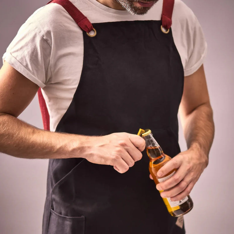 סינר עם פותחן בקבוק: BBQ