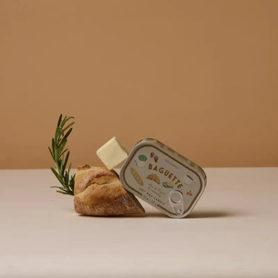 נר: Bistro Tin, French Baguette- Rosemary & Thyme 