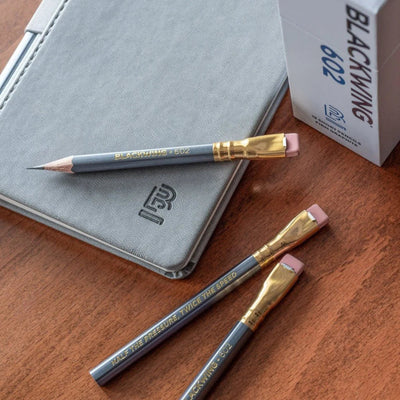 עיפרון: Blackwing 602 Shorty