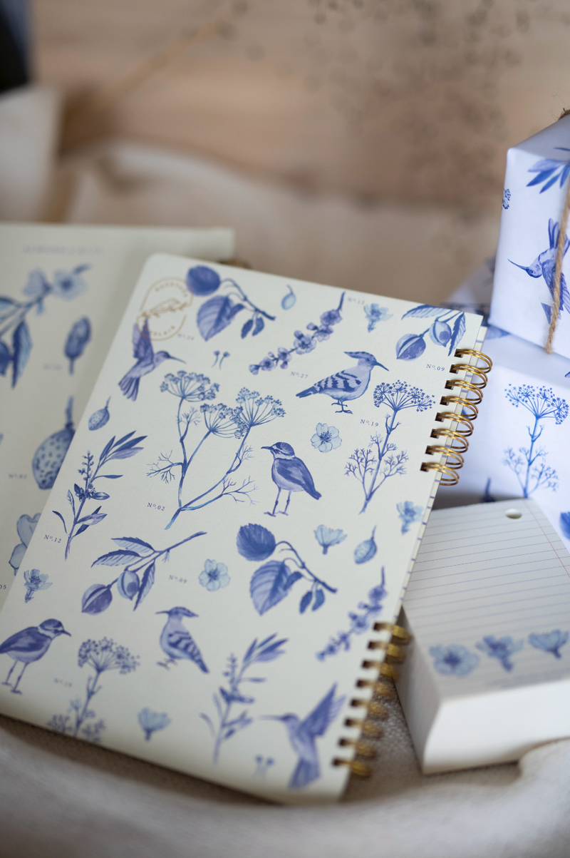 מחברת ספירלה: Backyard Porcelain, Bird
