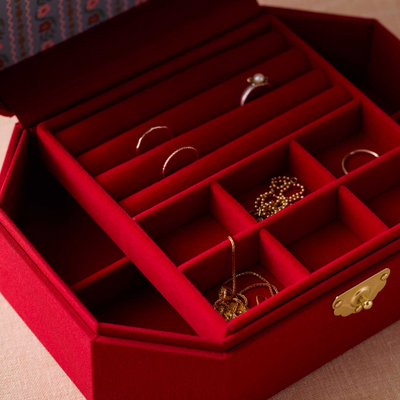 קופסת תכשיטים: Gemma