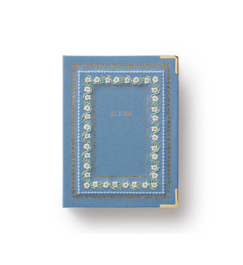 אלבום תמונות בכריכה רקומה: Delphine