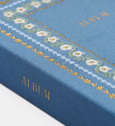 אלבום תמונות בכריכה רקומה: Delphine