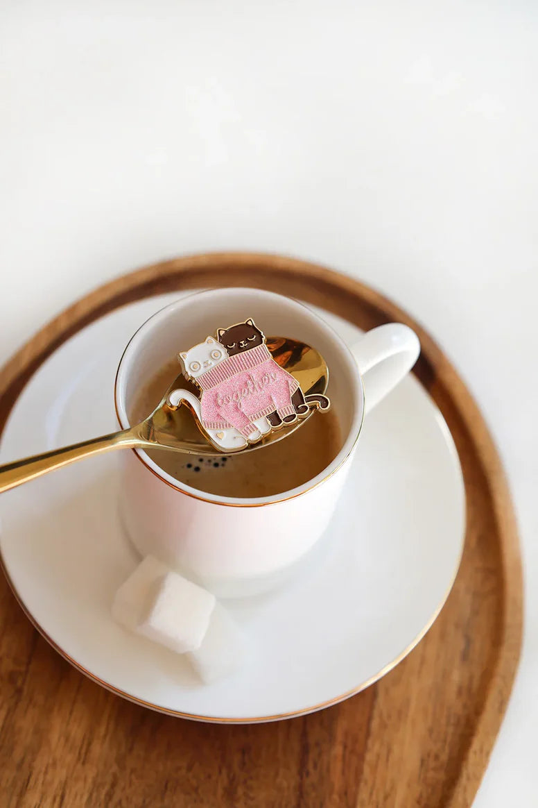 סיכת אמייל: Together Cats