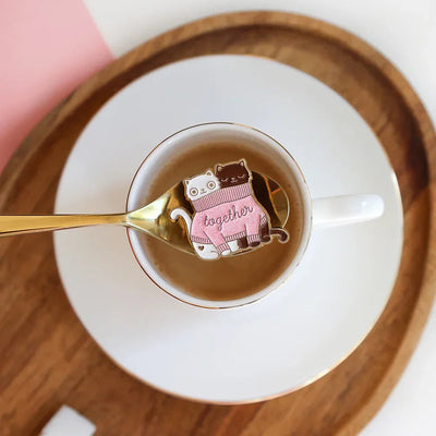 סיכת אמייל: Together Cats