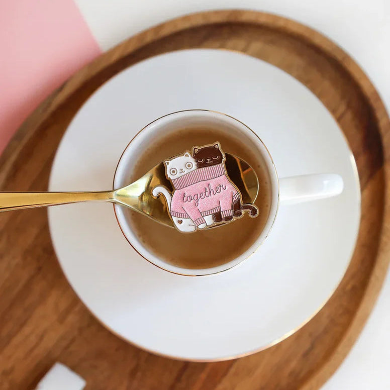 סיכת אמייל: Together Cats