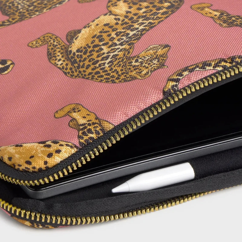 תיק לאייפד: Blush Leopard