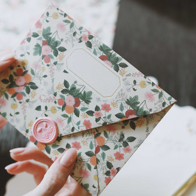 מארז לכתיבת מכתבים: Dahlia